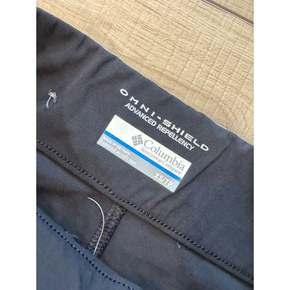 Columbia Black Women's Athletic Shorts - Picture 2 of 3